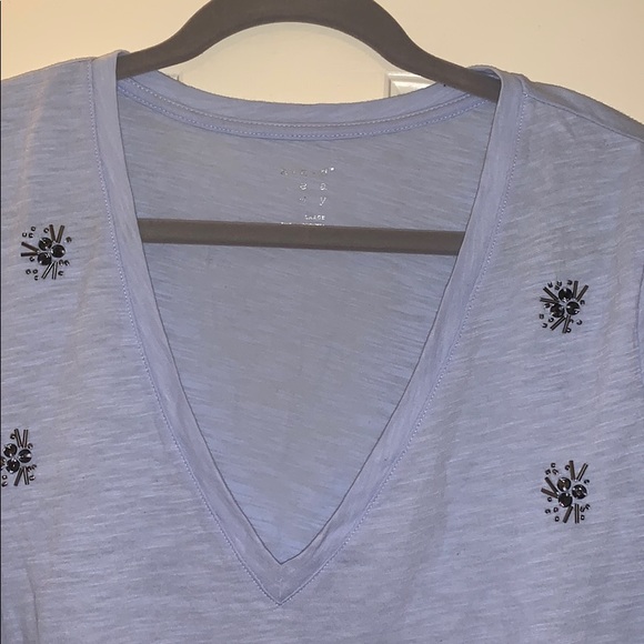Periwinkle V neck with gem embellishments - Picture 4 of 6